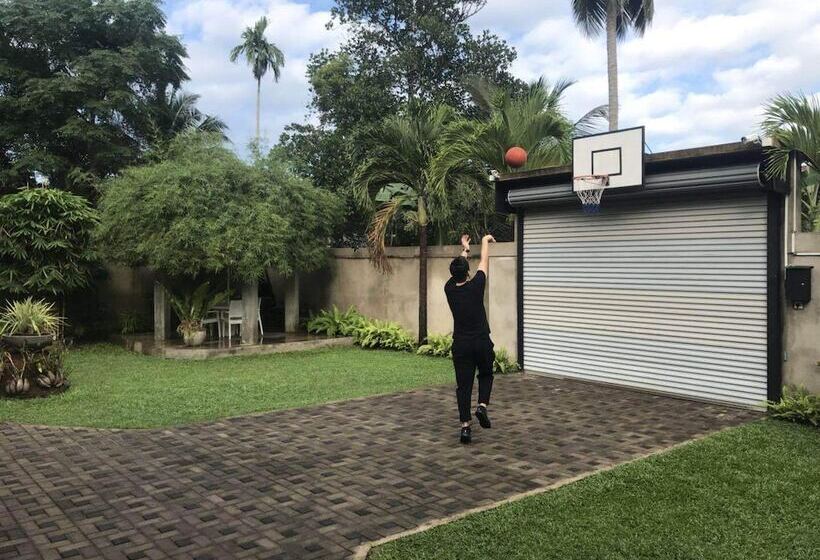 مبيت وإفطار Villa Dominikku