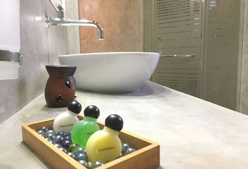 مبيت وإفطار Villa Dominikku