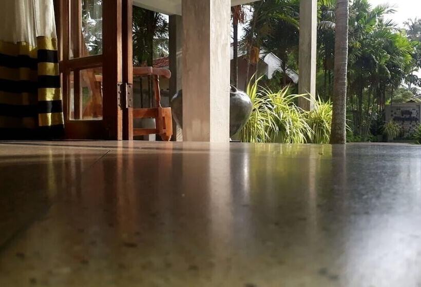 مبيت وإفطار Villa Dominikku