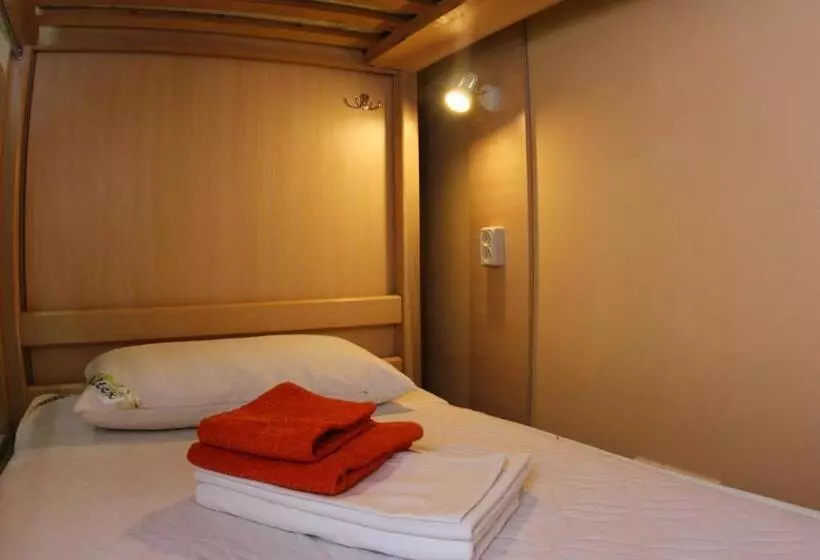 Hostel Good Night