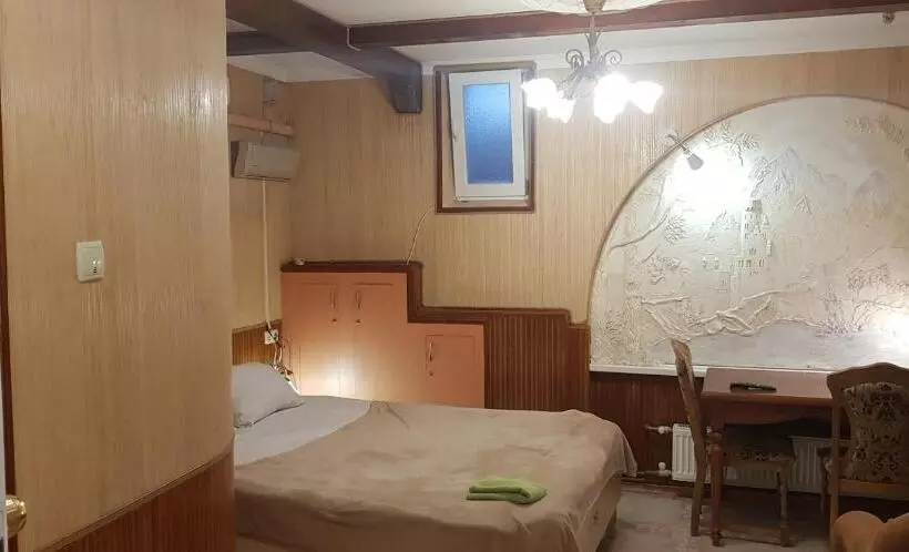 Hotel Elena