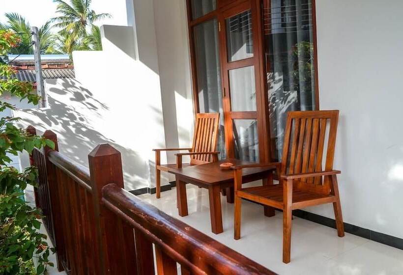 호텔 Mirissa Village