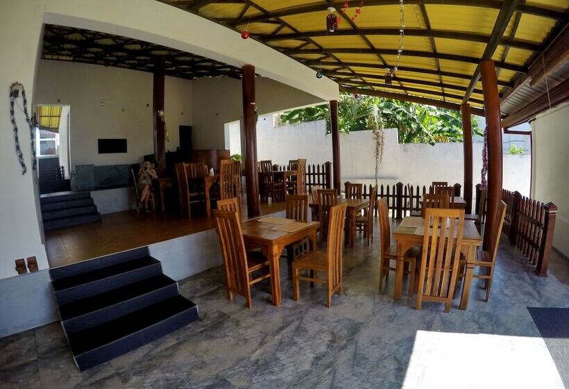 בית מלון כפרי Ramon Beach Resort