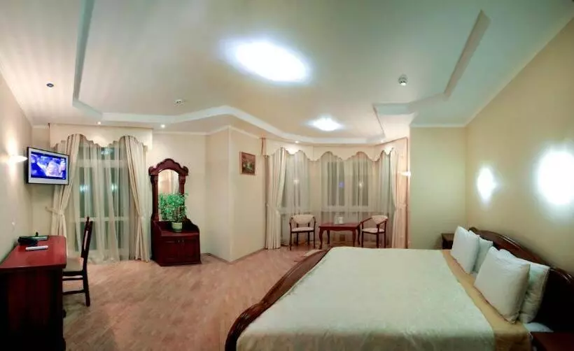 Hotel Red Stone