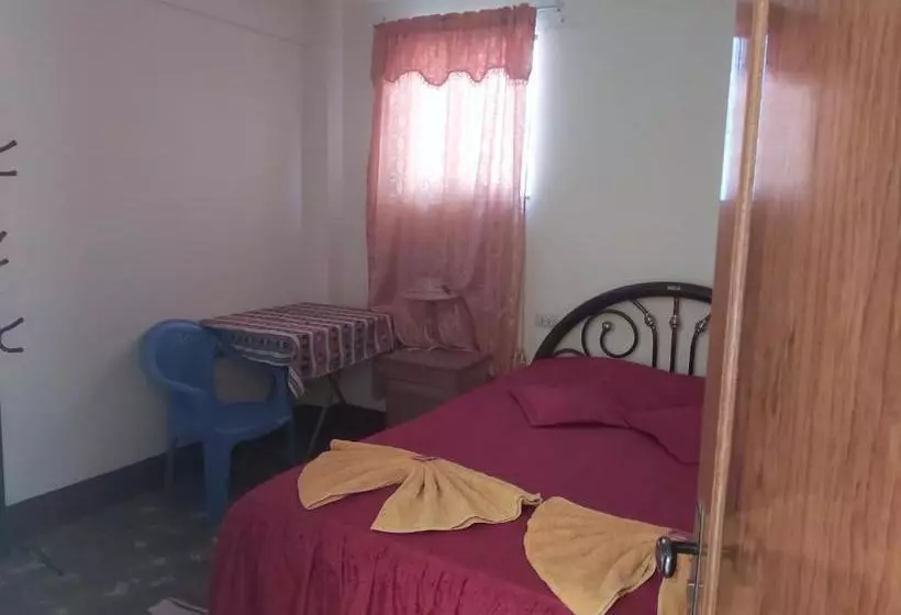 هاستل Hostal Salares