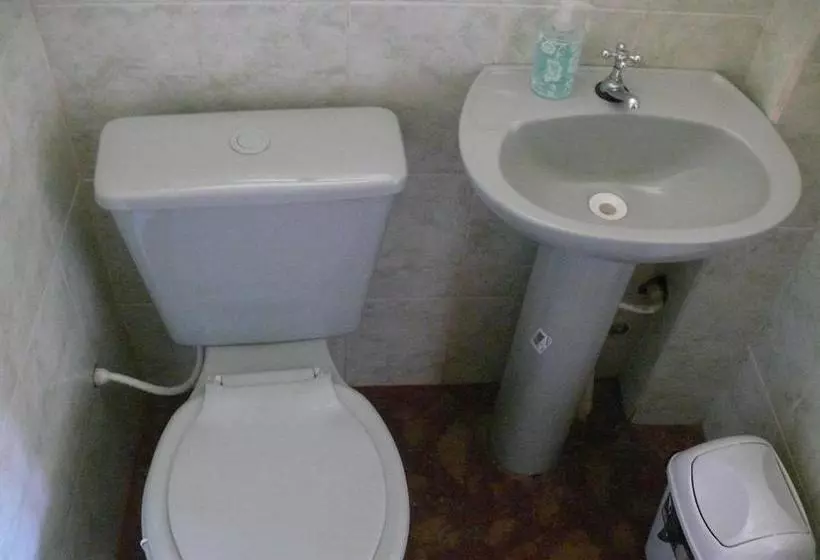 هاستل Hostal Salares