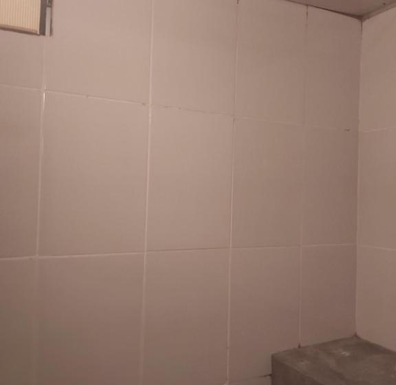 هاستل Hostal Salares