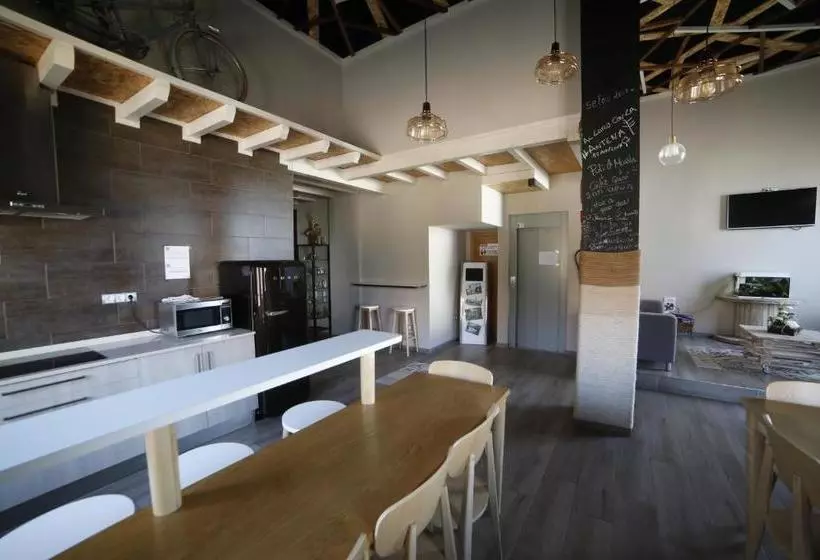 Zendoira   Hostel