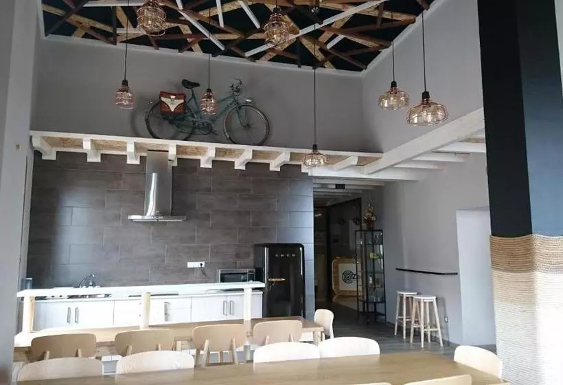 Zendoira   Hostel
