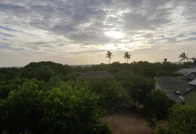 Aamiaismajoitus (B&B) Nagenahira Beach Villa