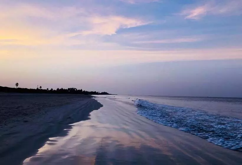Aamiaismajoitus (B&B) Nagenahira Beach Villa