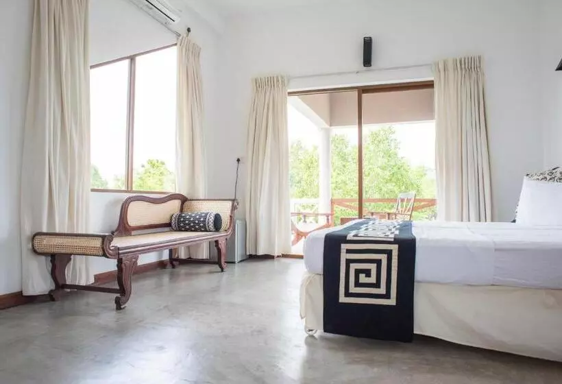Aamiaismajoitus (B&B) Nagenahira Beach Villa