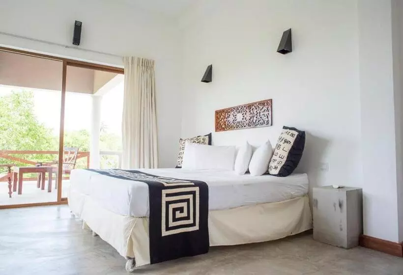 Aamiaismajoitus (B&B) Nagenahira Beach Villa