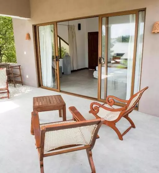 Aamiaismajoitus (B&B) Nagenahira Beach Villa