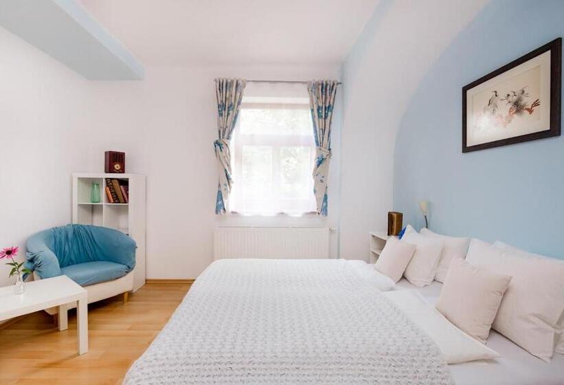 민박 Pštrossova Vila U Klášterní Zahrady