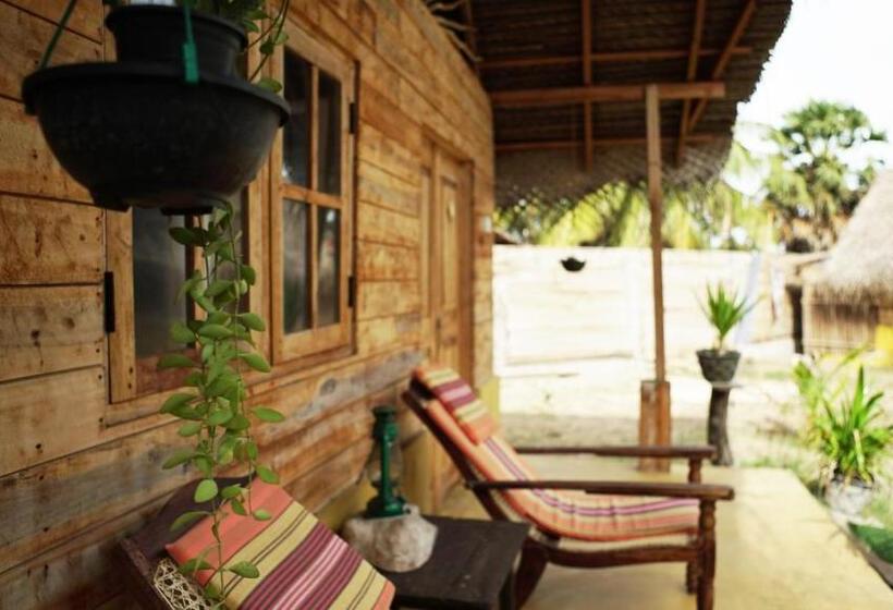 בית מלון כפרי Margarita Village Kite School Kalpitiya