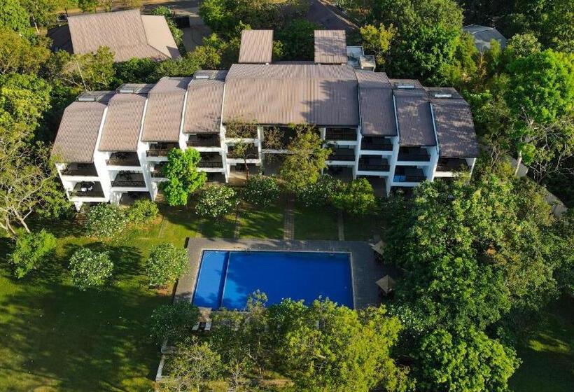 Hotel Grand Tamarind Lake