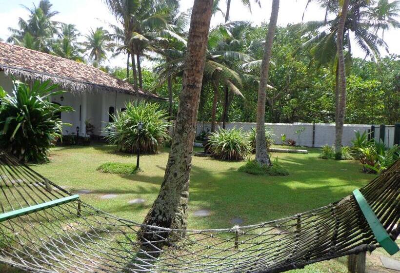 Villa Tissa Beach Resort