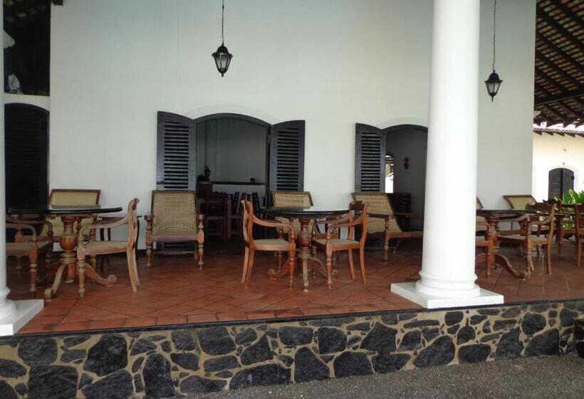 Villa Tissa Beach Resort