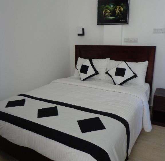 Villa Tissa Beach Resort