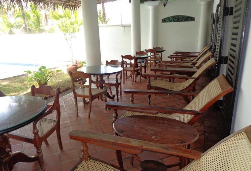 Villa Tissa Beach Resort