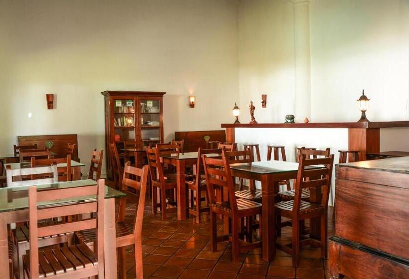 Villa Tissa Beach Resort