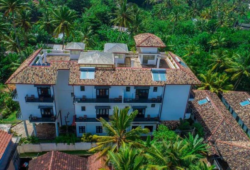 Villa Tissa Beach Resort