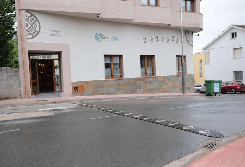Zendoira Hostel