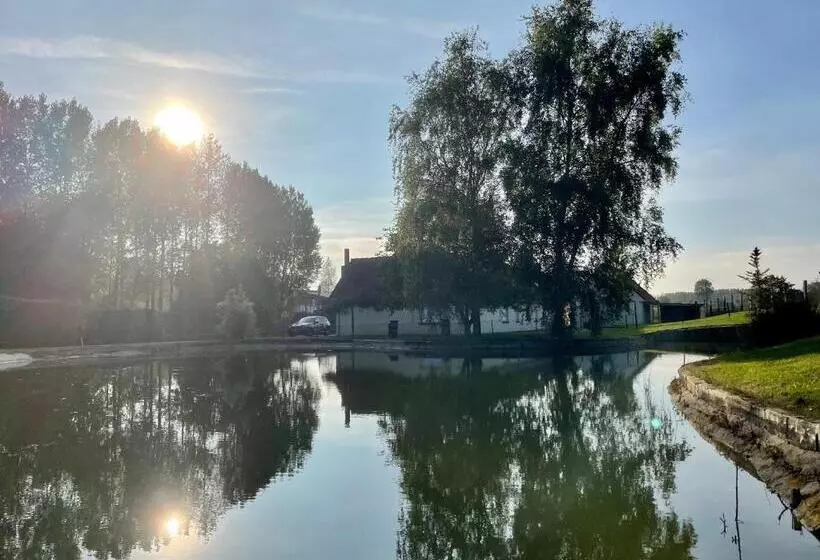 Majatalo L’étang D’une Pause