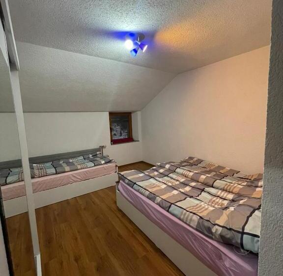 펜션 Perroi Shqiptar