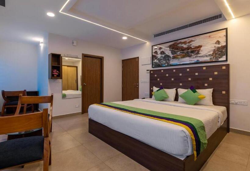 Hotel Treebo Vsaffron Regency,punnamada Lake