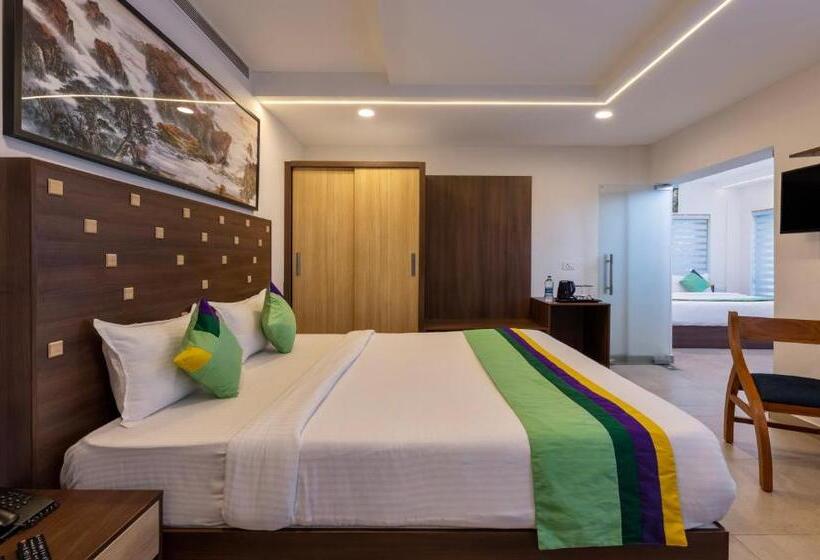 Hotel Treebo Vsaffron Regency,punnamada Lake