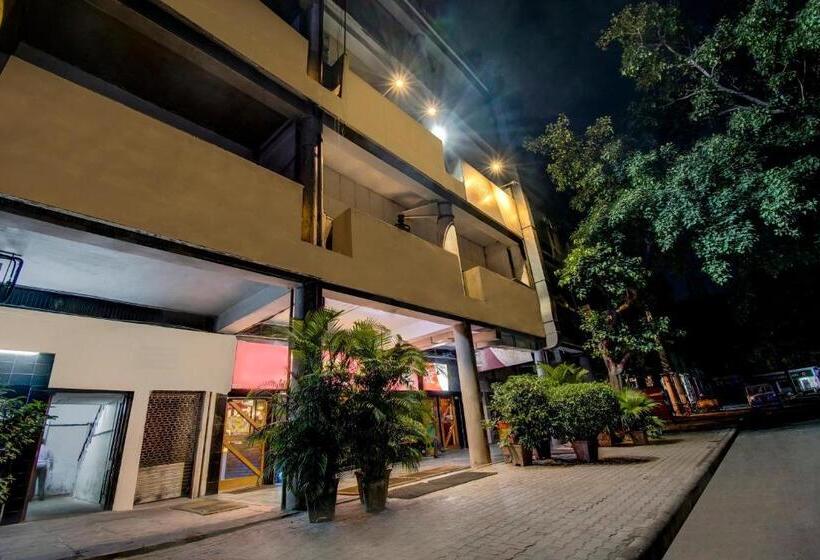 هتل Capital O Broadway