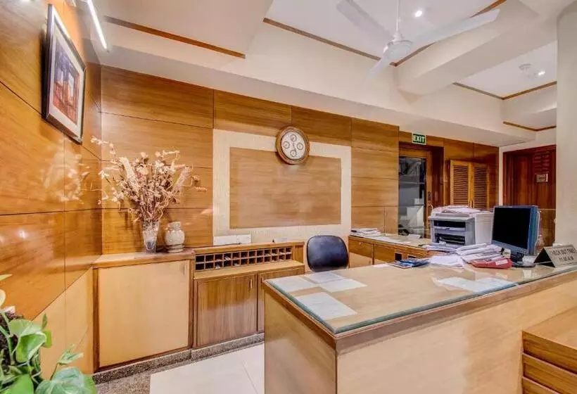 هتل Capital O Broadway