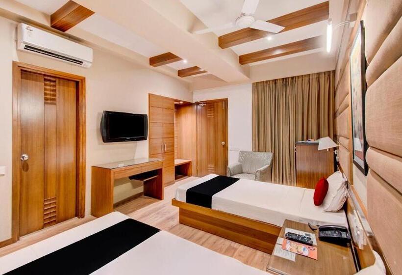 هتل Capital O Broadway