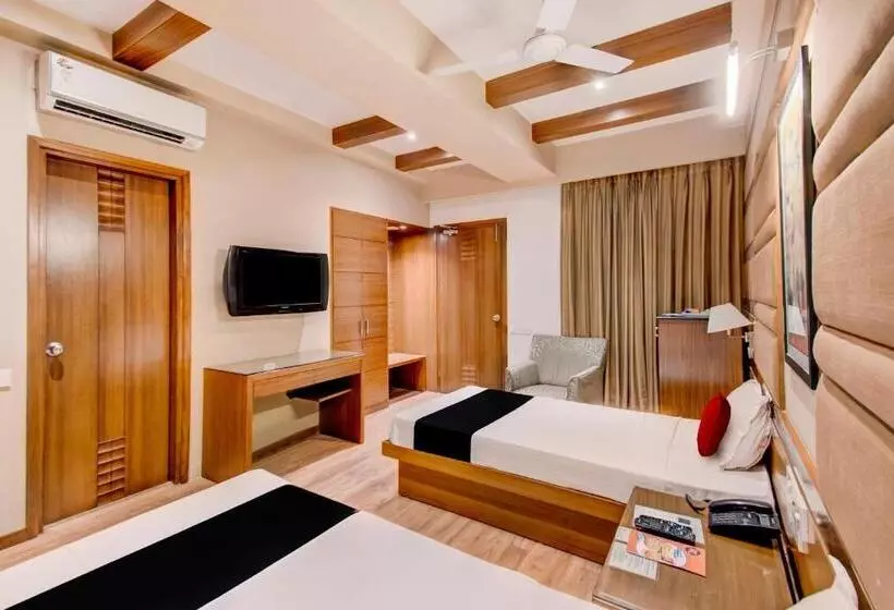 هتل Capital O Broadway