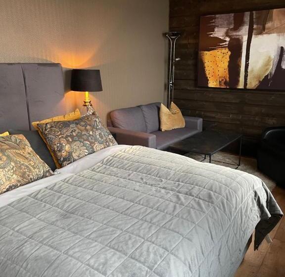 בית מלון כפרי Altafjord Gjestegaard