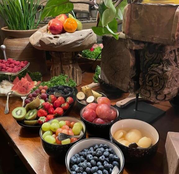 בית מלון כפרי Altafjord Gjestegaard