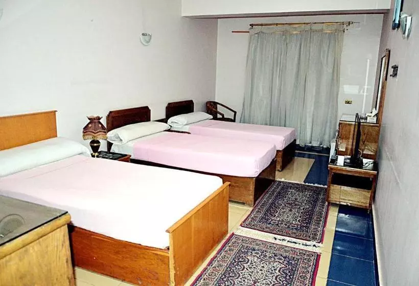هتل Minya Compound Of The Armed Forces