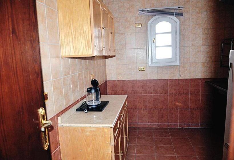 هتل Minya Compound Of The Armed Forces