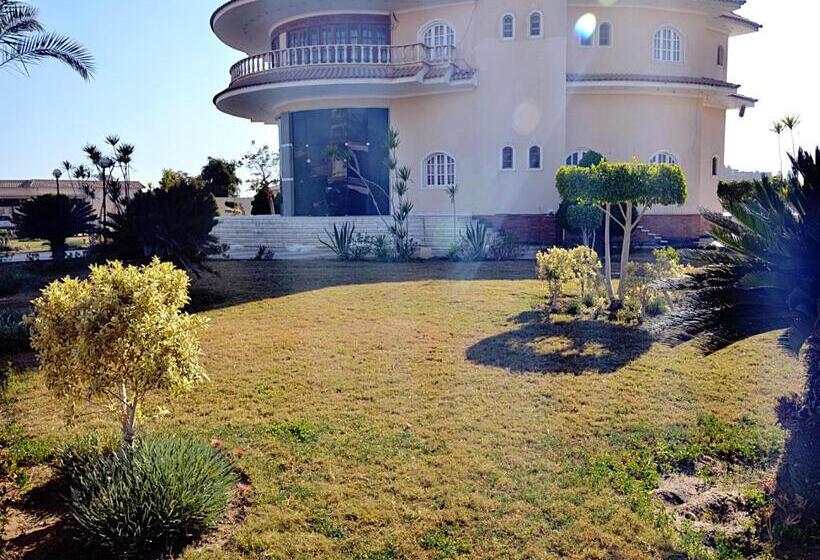 هتل Minya Compound Of The Armed Forces