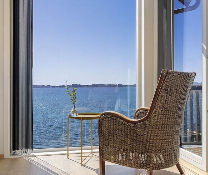 ホテル åmøy Fjordferie