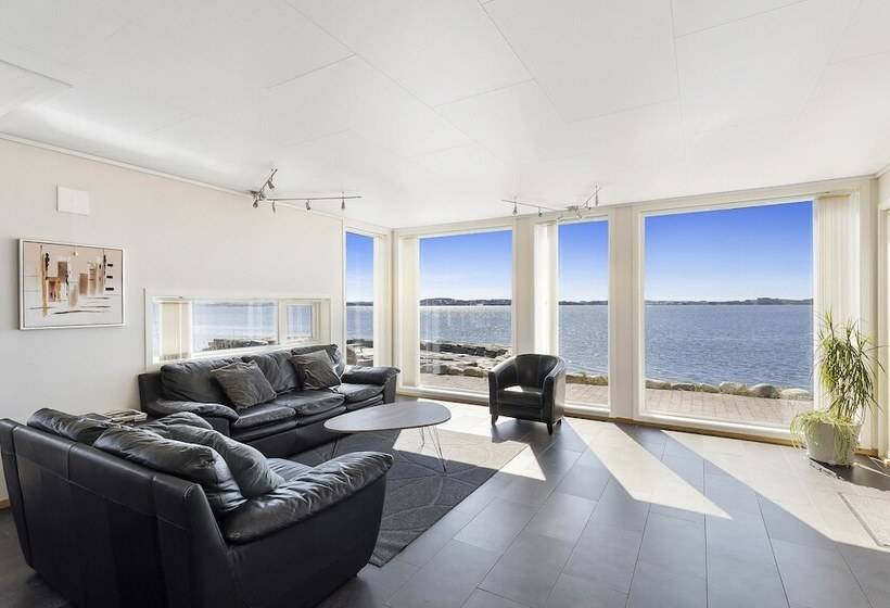 ホテル åmøy Fjordferie