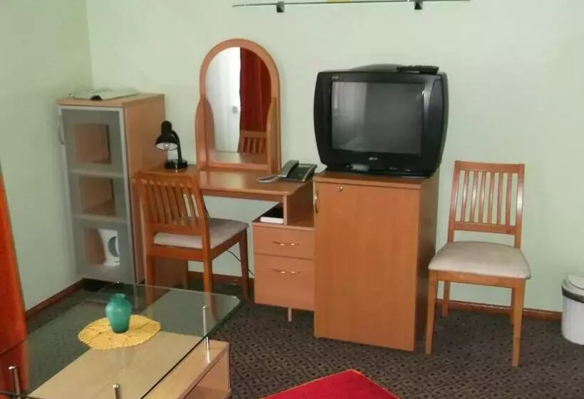 هتل Turnė