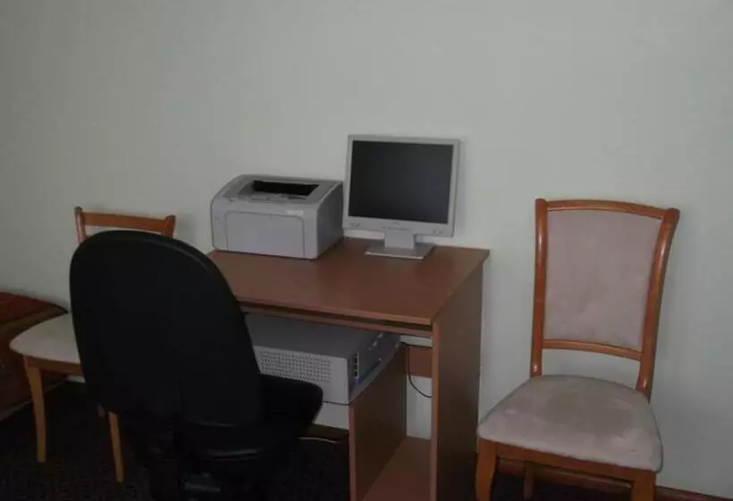 هتل Turnė