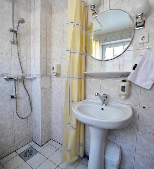 هتل Villa Johanna Guesthouse