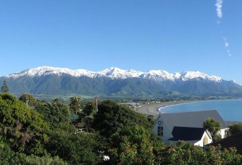 הוסטל Dolphin Lodge