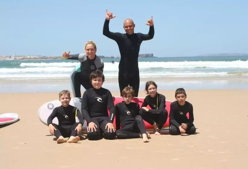 Retkeilymaja Surf House Peniche