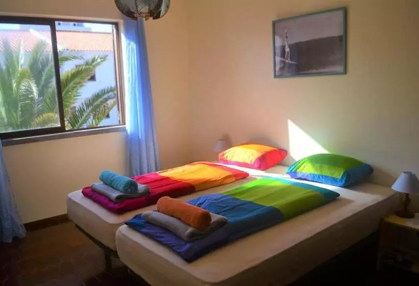 Retkeilymaja Surf House Peniche