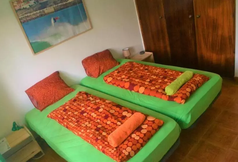 Retkeilymaja Surf House Peniche